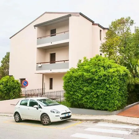 Bilocale Con Giardino Al Centro A - S075