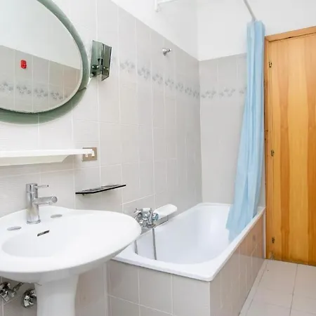 Apartment Bilocale Con Giardino Al Centro A - S075