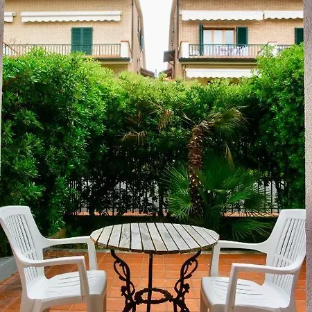 Bilocale Con Giardino Al Centro A - S075